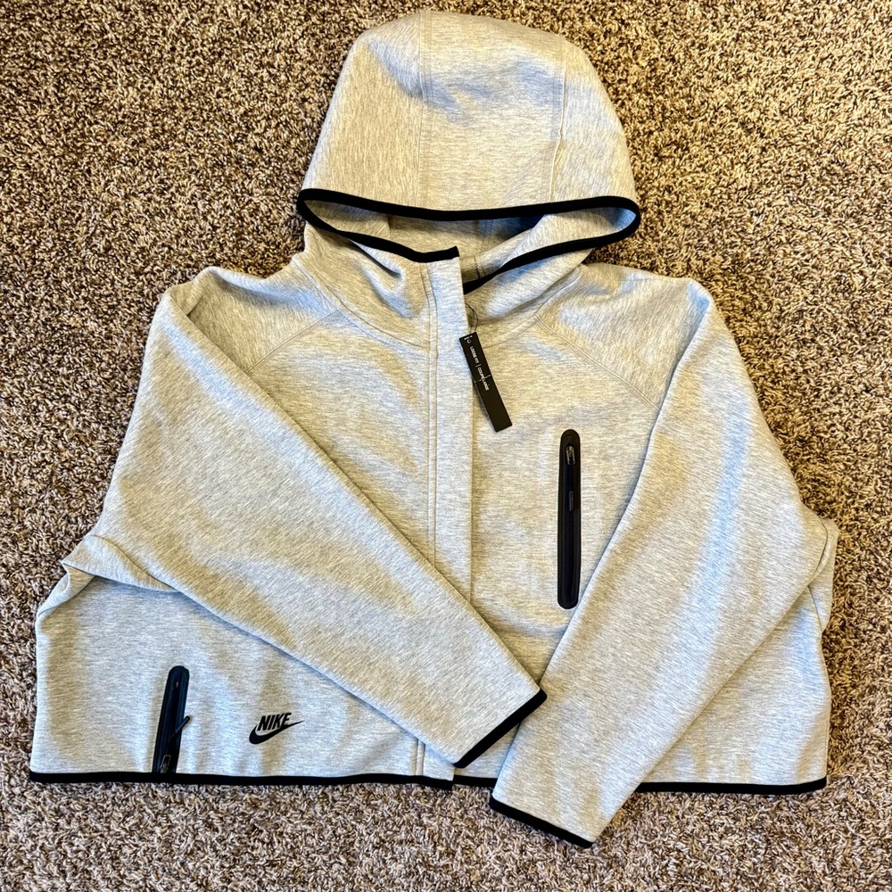 NWT Nike Sportswear Tech Fleece Full Zip Cape Hoodie Gray Oversize Women’s Large